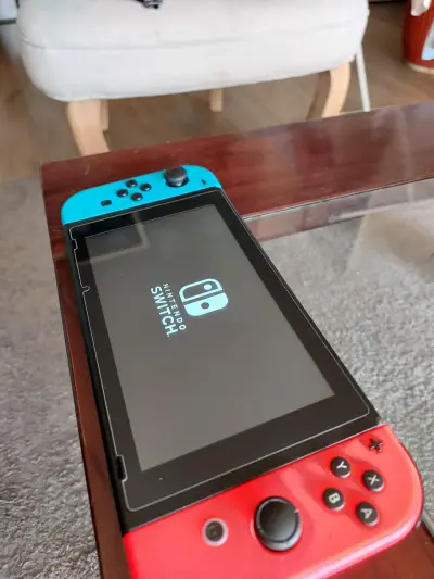 Consola Nintendo Switch con Joy-Con Azul y Rojo - miniatura 4