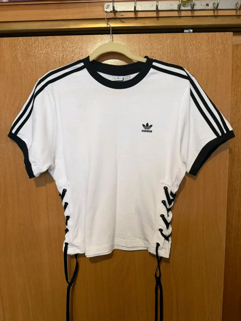 Polera Adidas blanca con cordones original talla M - 1