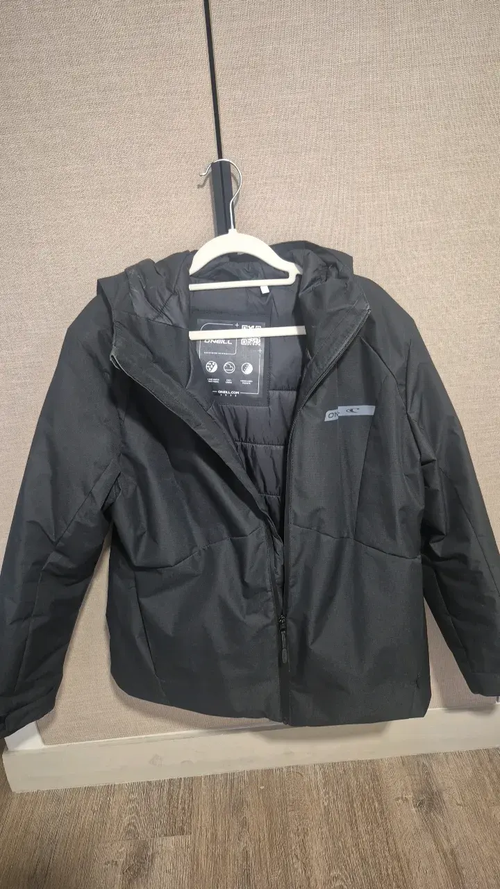 Chaqueta impermeable negra O'Neill con capucha - 4