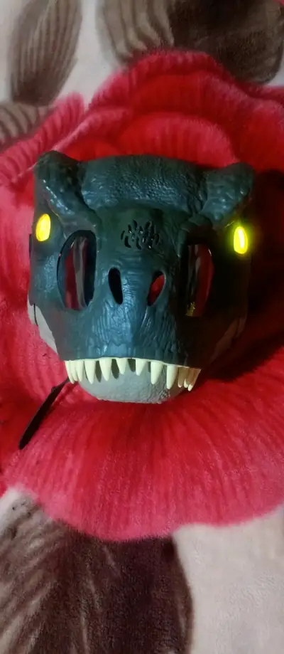 Máscara de dinosaurio con luces LED - miniatura 1