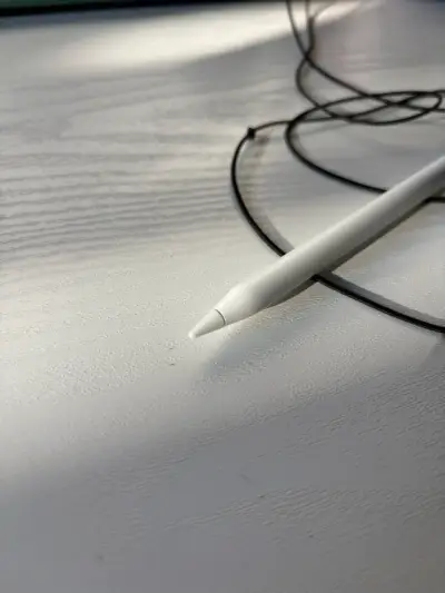 Apple Pencil, segunda generación en buen estado - miniatura 2