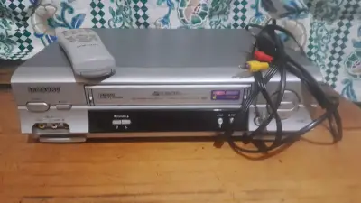 Reproductor VHS Samsung con control remoto - miniatura 1