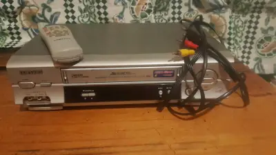 Reproductor VHS Samsung con control remoto - miniatura 2