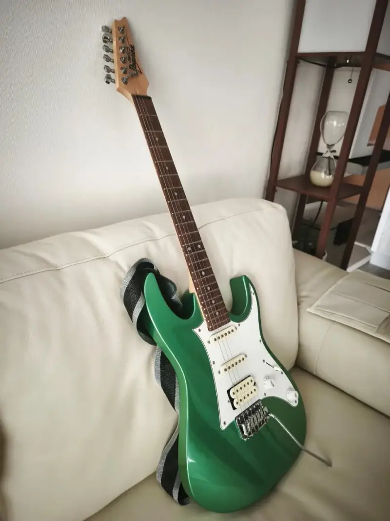 Guitarra eléctrica Ibanez Gio verde - 1