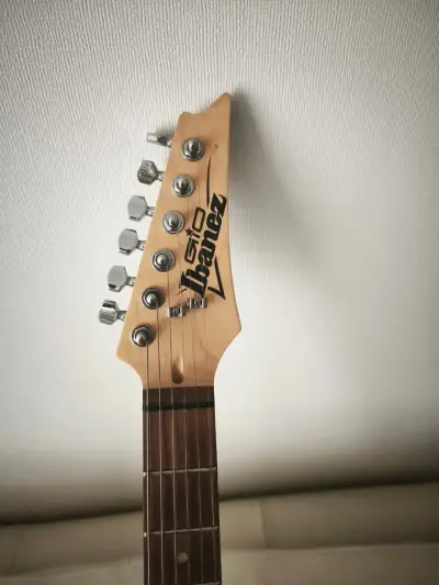 Guitarra eléctrica Ibanez Gio verde - miniatura 2