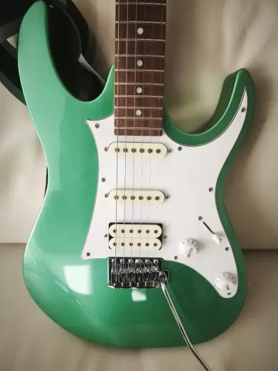 Guitarra eléctrica Ibanez Gio verde - miniatura 4