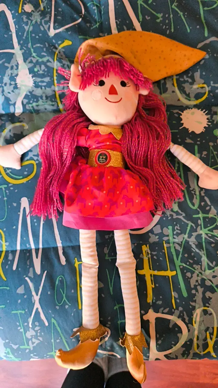 Muñeca de trapo con vestido colorido - 2
