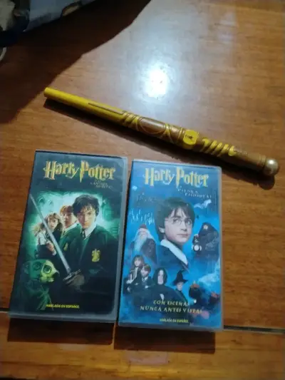 Set de películas VHS Harry Potter con varita mágica - miniatura 1