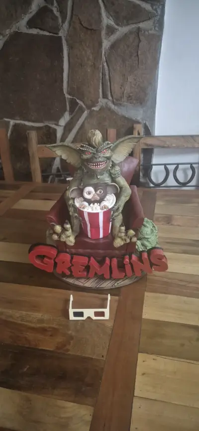 Figura decorativa de Gremlins con gafas 3D - miniatura 2