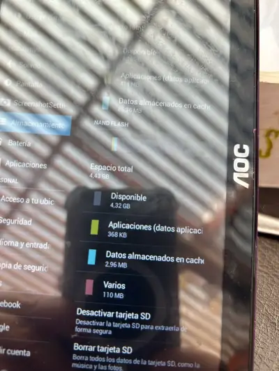 Tablet AOC con funda morada - miniatura 4