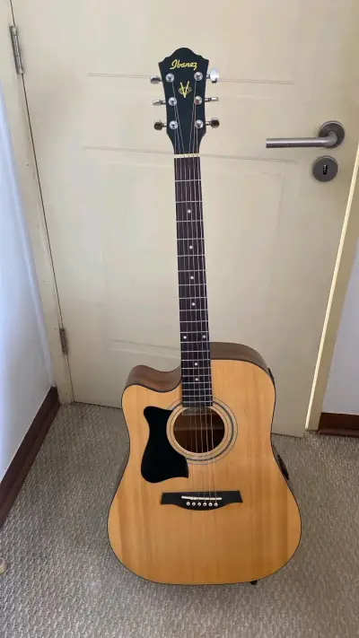 Guitarra electroacústica Ibanez - miniatura 1