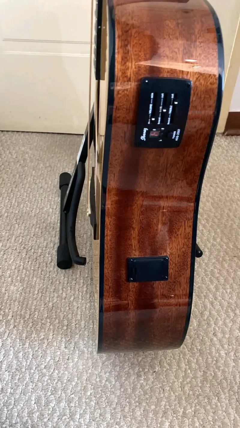 Guitarra electroacústica Ibanez - 2