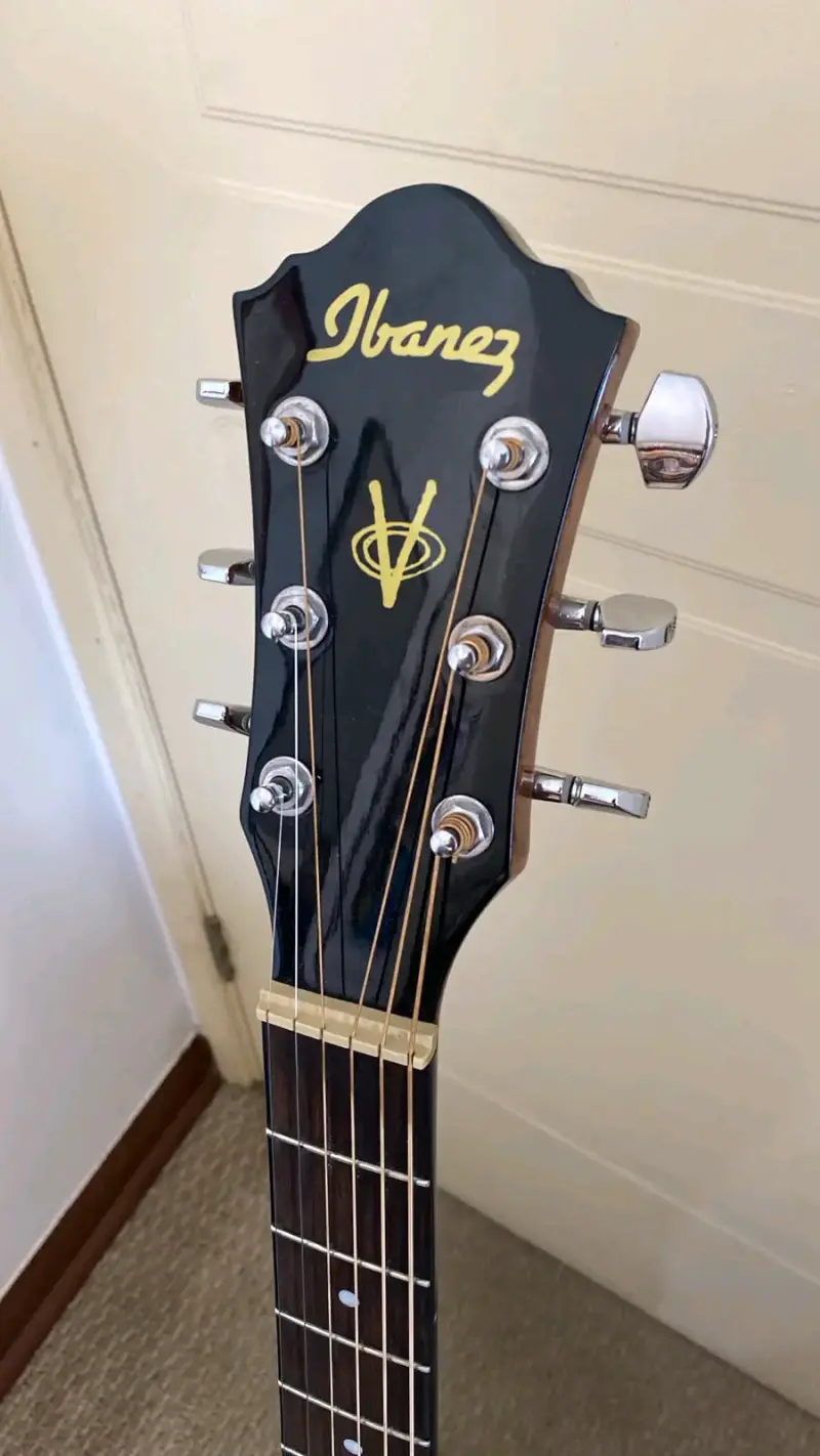 Guitarra electroacústica Ibanez - 5