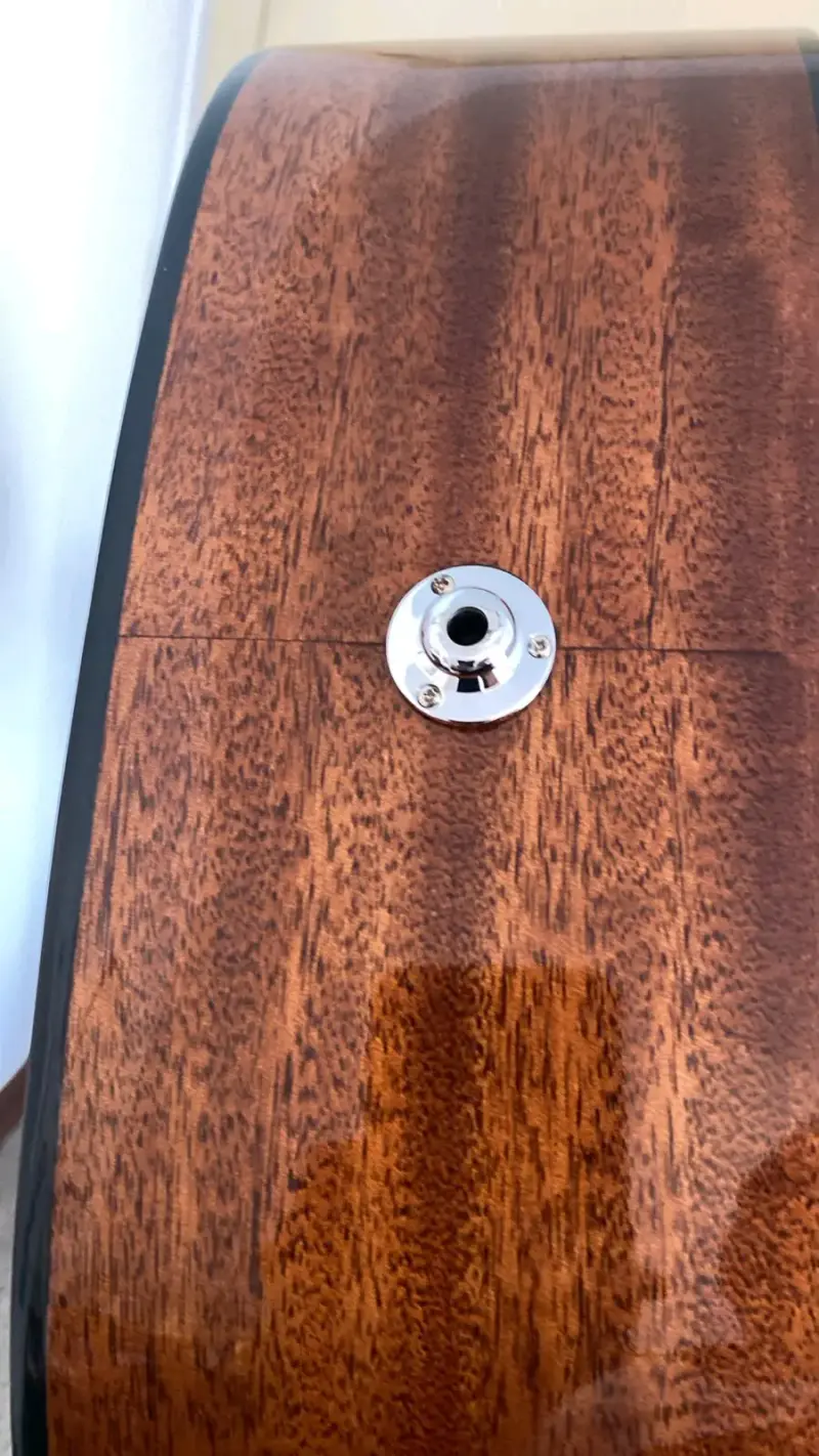 Guitarra electroacústica Ibanez - 6