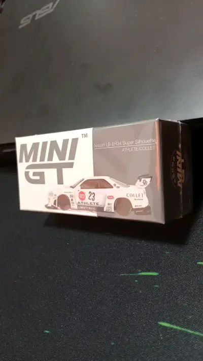 Mini GT Nissan Skyline R34 Liberty Walk - miniatura 2
