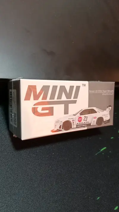 Mini GT Nissan Skyline R34 Liberty Walk - miniatura 3
