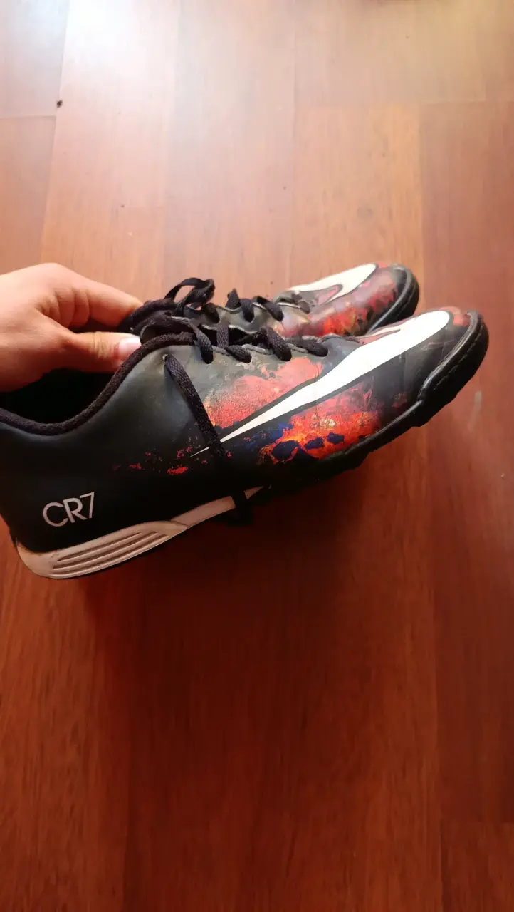 Zapatillas deportivas CR7 para fútbol - 1