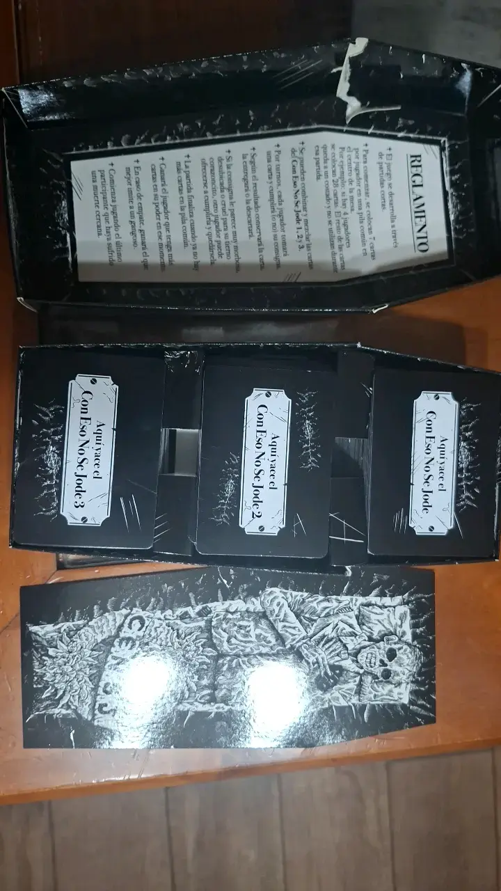 Juego de Cartas Con Eso No Se Jode Edición Morboluxe - 3
