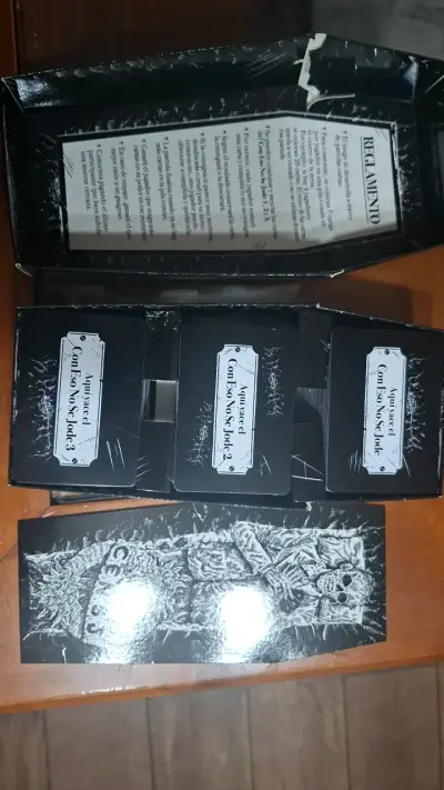 Juego de Cartas Con Eso No Se Jode Edición Morboluxe - miniatura 3