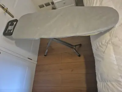 Tabla de planchar plegable con soporte - miniatura 2