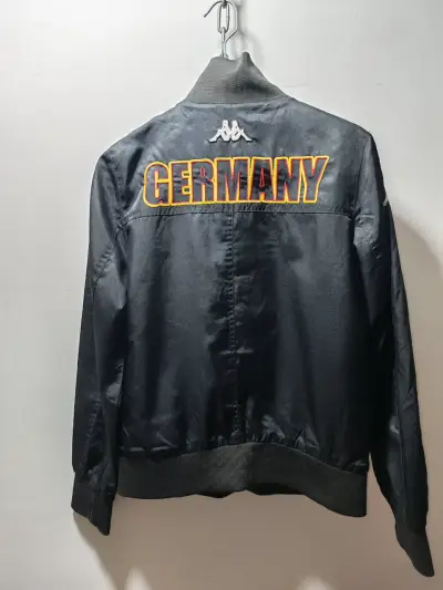 Chaqueta negra Kappa Alemania con bordado - miniatura 2
