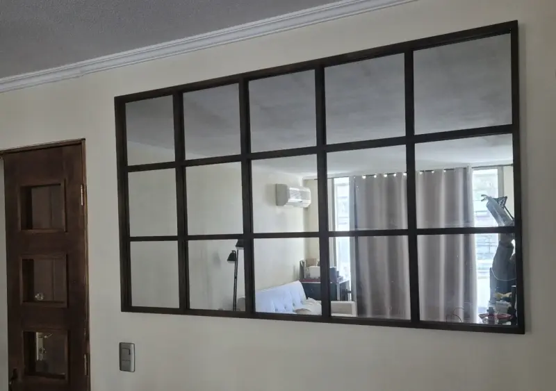 Espejo decorativo grande con marco de madera