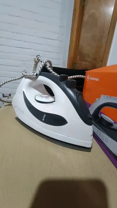 Plancha de ropa Mademsa Max Steam blanca - miniatura 2
