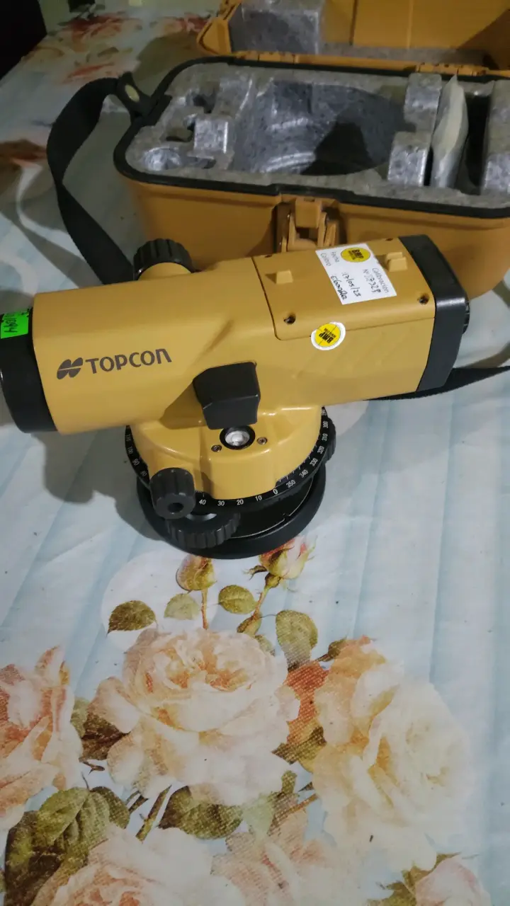 Nivel óptico Topcon con estuche rígido - 1