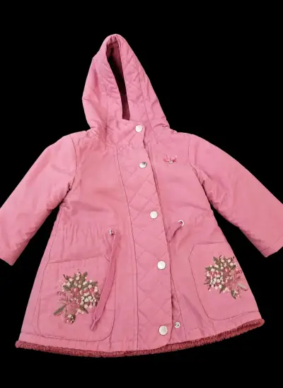 Abrigo rosa para niña con capucha y bordado - miniatura 1
