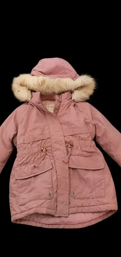 Abrigo rosa para niña con capucha y bordado - miniatura 2