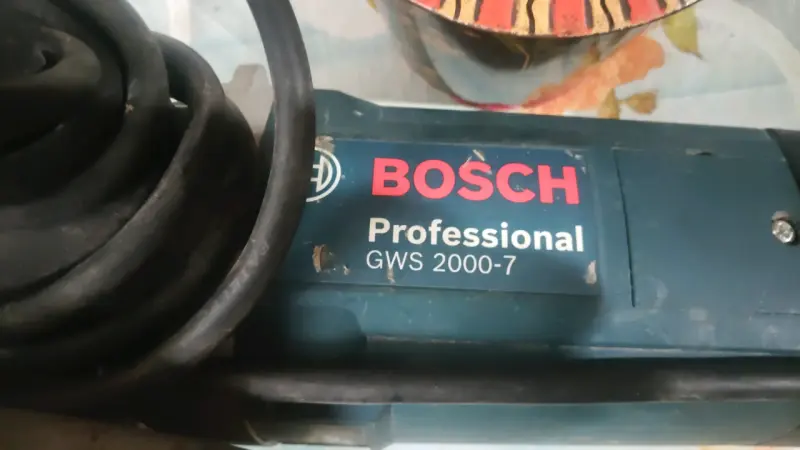 Esmeril angular Bosch Professional GWS 2000-7 usado - 1