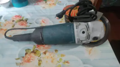 Esmeril angular Bosch Professional GWS 2000-7 usado - miniatura 3