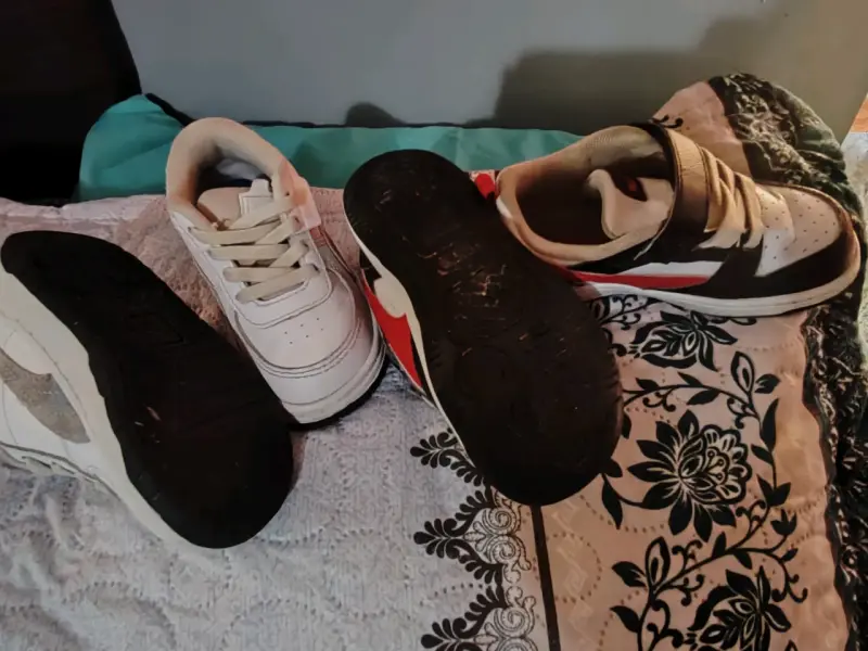 Zapatillas deportivas para niños en blanco y negro - 3