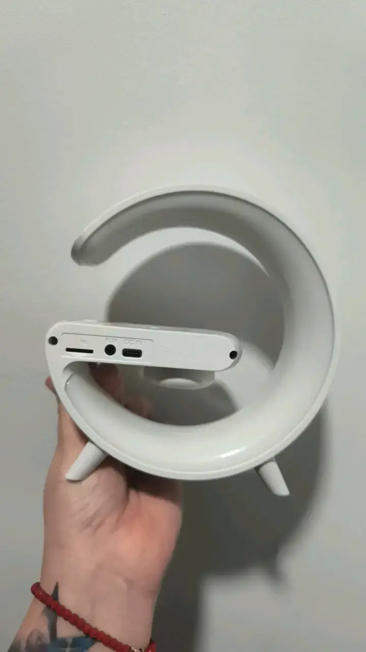 Lámpara LED con parlante - 2