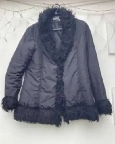 Chaqueta Elegante De Piel Sintética - miniatura 1