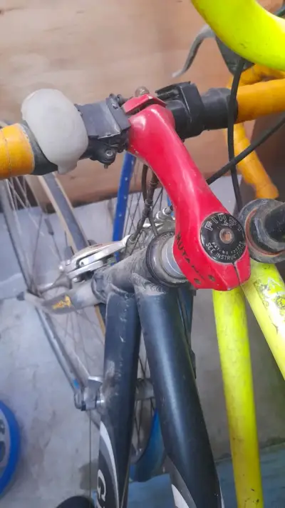 Bicicleta de Carretera Amarilla con Frenos Alhonga - miniatura 1