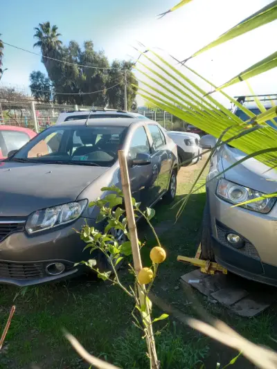 Renault Symbol 2015 en buen estado - miniatura 5