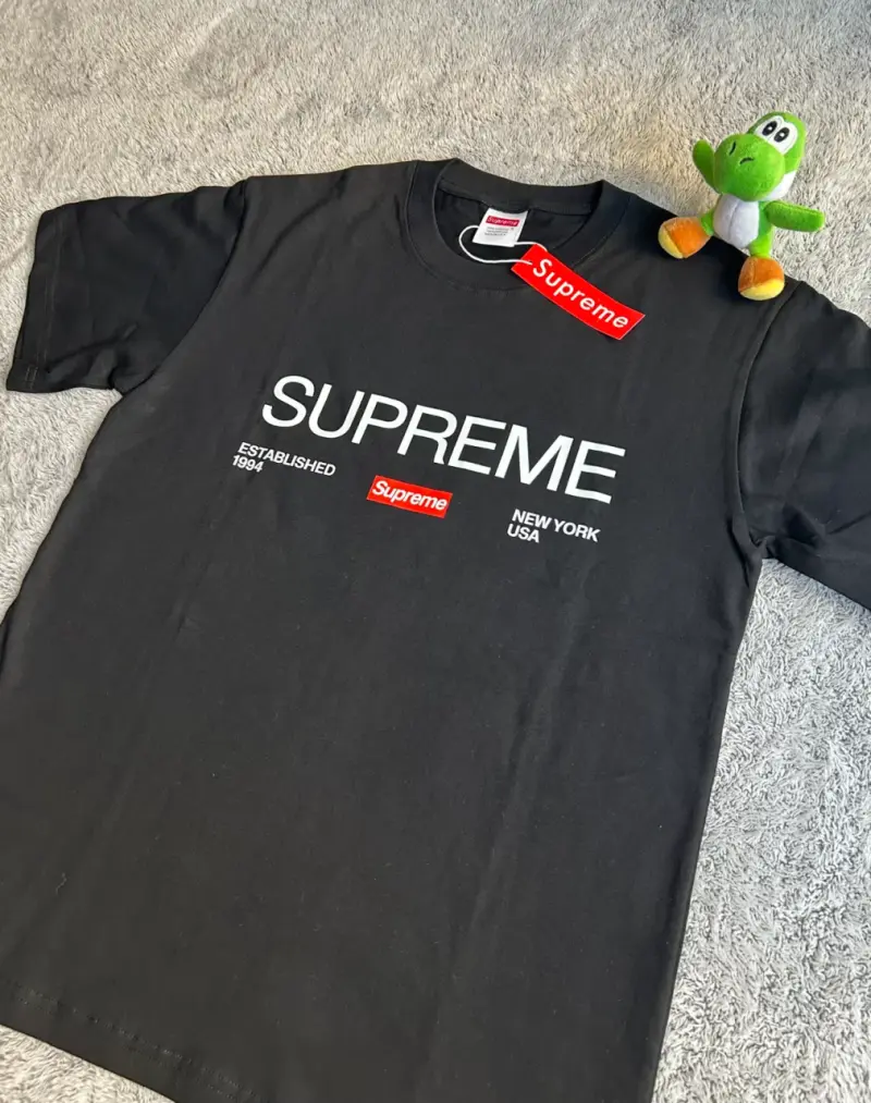 Polera negra Supreme - 2