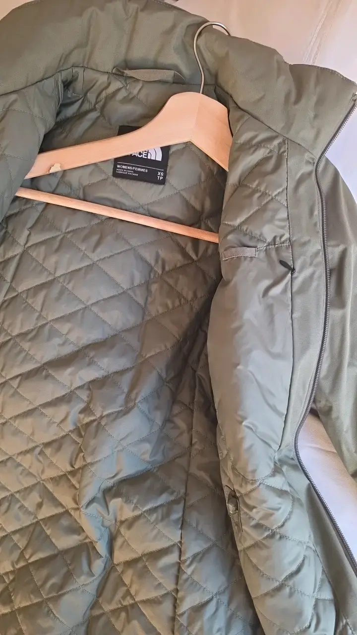 Parka verde The North Face con capucha - 4