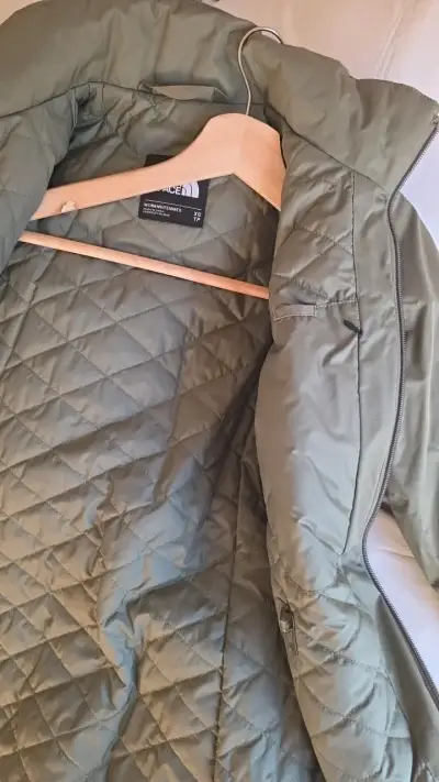 Parka verde The North Face con capucha - miniatura 4