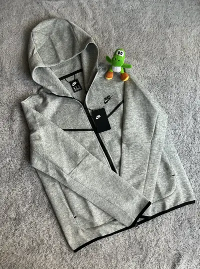 Polerón  Nike tech gris - miniatura 1