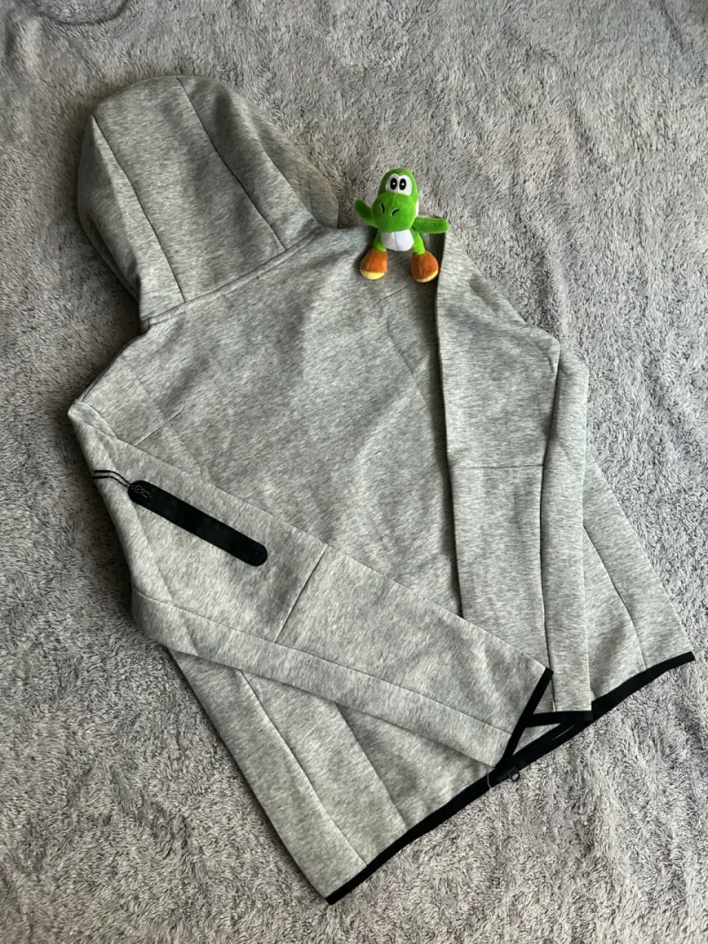 Polerón  Nike tech gris - 4