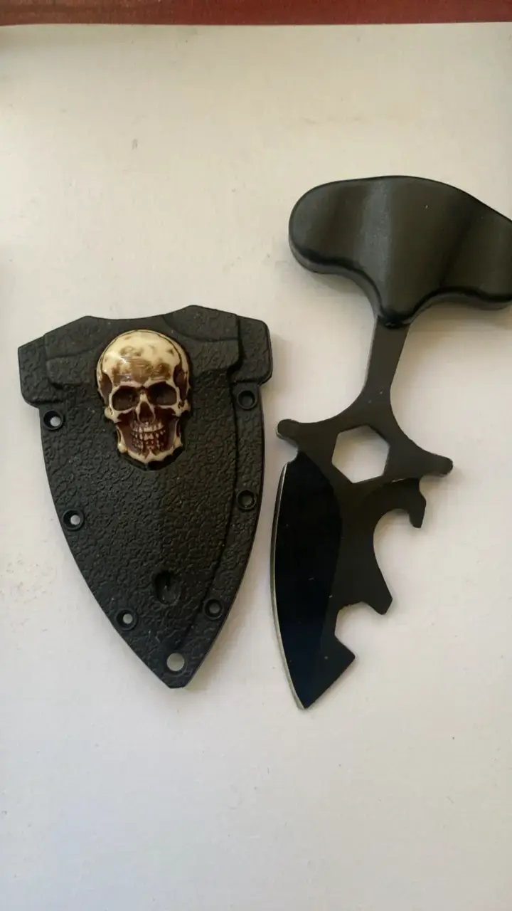 Cuchillo táctico con diseño de calavera - 2