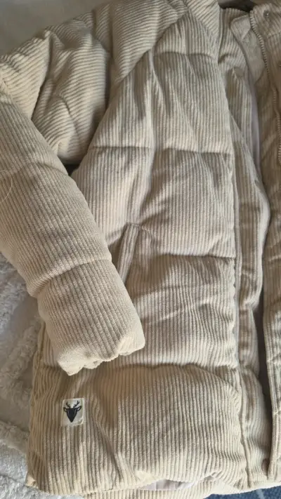 Chaqueta acolchada beige de pana para mujer - miniatura 2