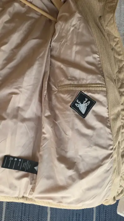 Chaqueta acolchada beige de pana para mujer - miniatura 4
