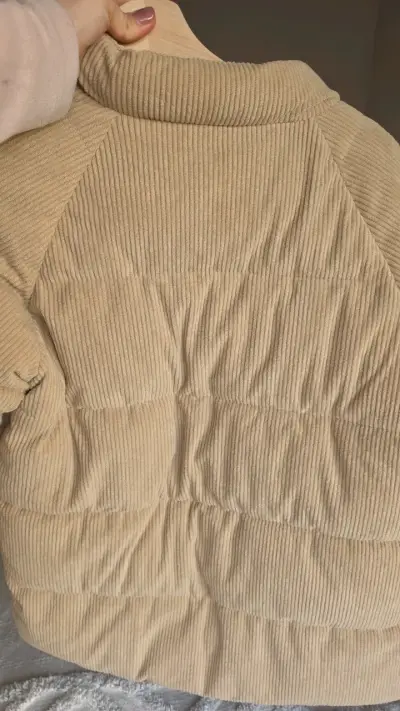 Chaqueta acolchada beige de pana para mujer - miniatura 5