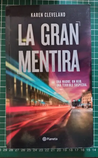 Libro La Gran Mentira de Karen Cleveland - miniatura 1