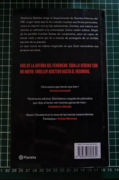 Libro La Gran Mentira de Karen Cleveland - miniatura 2