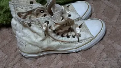Zapatillas altas de encaje beige Krüger - miniatura 3