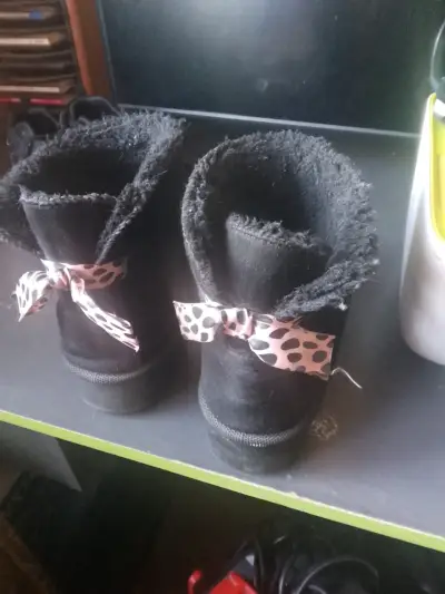 Botas negras de gamuza para invierno - miniatura 2